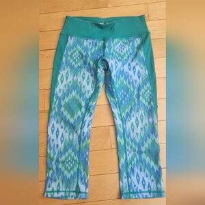 HEAD 3/4 length green/blue tribal pattern leggings in size S